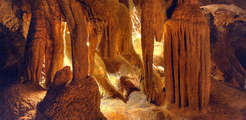 Audioguida del Fiume Sotterraneo Grotte di San José - Stalattiti