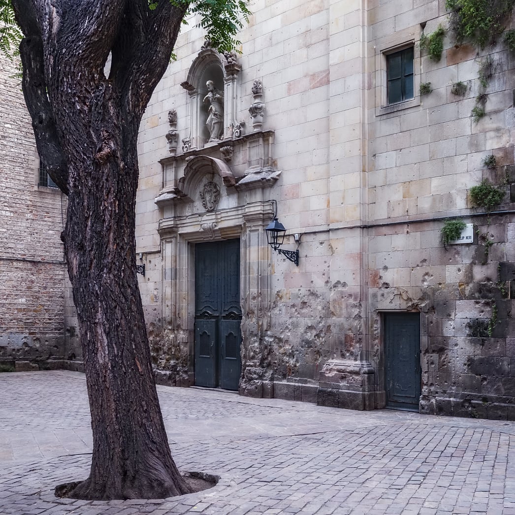 14. Audioguida di Barcellona. Piazza di San Felipe Neri.